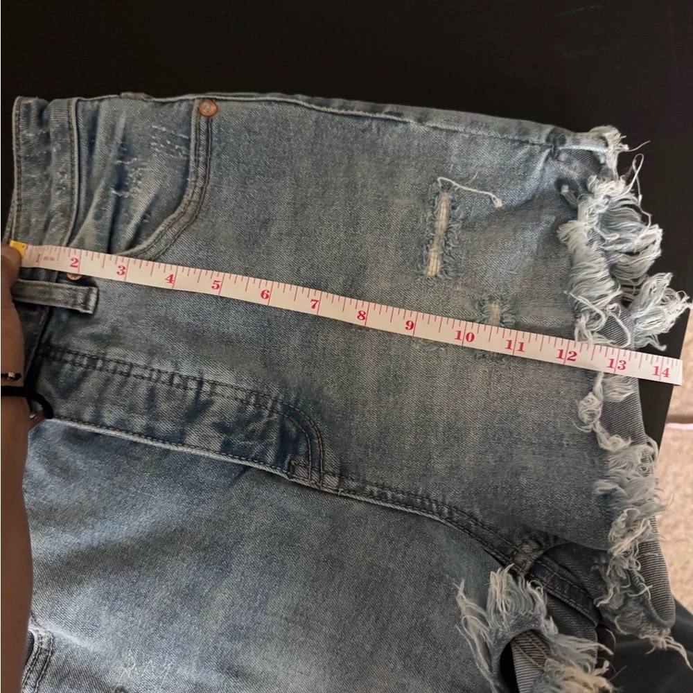 Free People We The Free Crvy Distressed Frayed Hem Shorts Size 26 - Picture 8 of 10